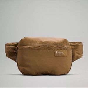 Lululemon khaki clean lines belt bag